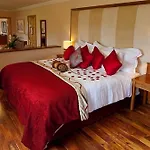 Ashdown Park 호텔 4*