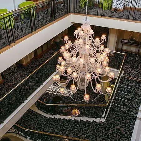 Ashdown Park Отель Гори