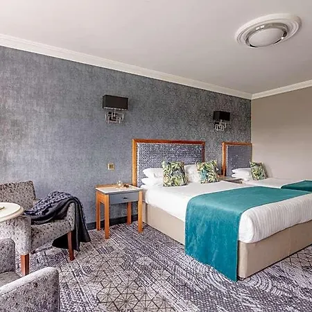 Ashdown Park 4*
