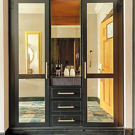 Ashdown Park Отель 4*