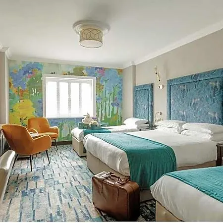 Ashdown Park Отель 4*