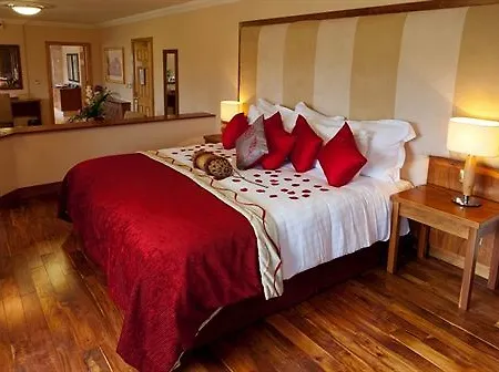 Ashdown Park Отель 4*