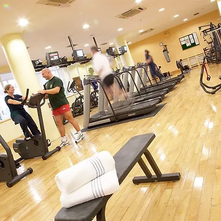 Ashdown Park Hotel 4*