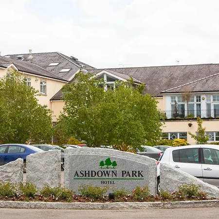 Ashdown Park Hotel 4*