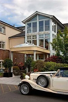 Ashdown Park Hotel 4*